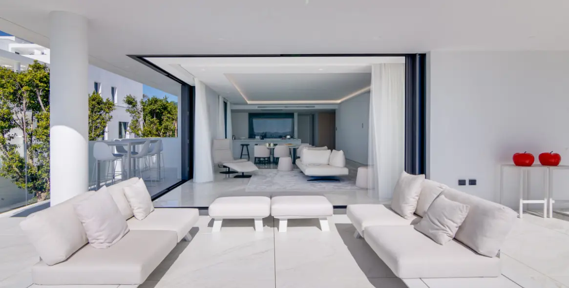 Short-term rent of middle floor apartment in Estepona 14