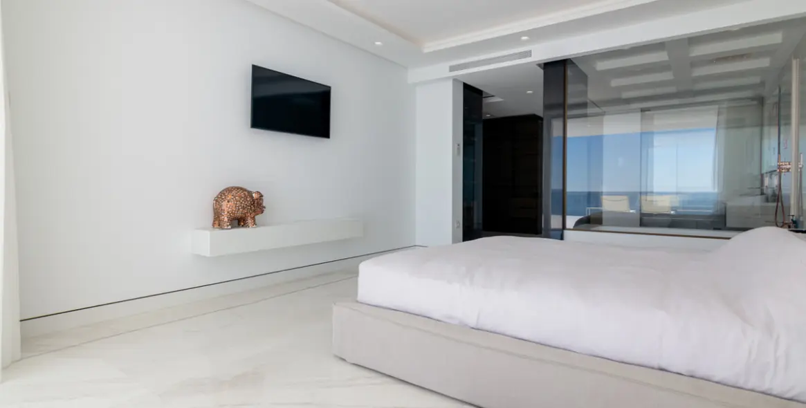 Short-term rent of middle floor apartment in Estepona 15