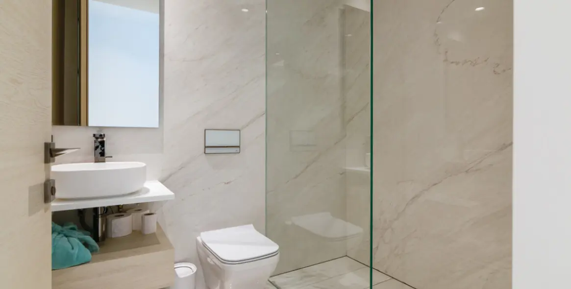 Short-term rent of middle floor apartment in Estepona 19