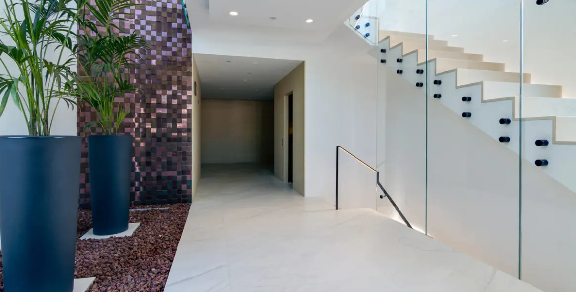 Short-term rent of middle floor apartment in Estepona 9