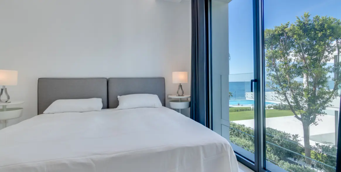 Short-term rent of middle floor apartment in Estepona 21