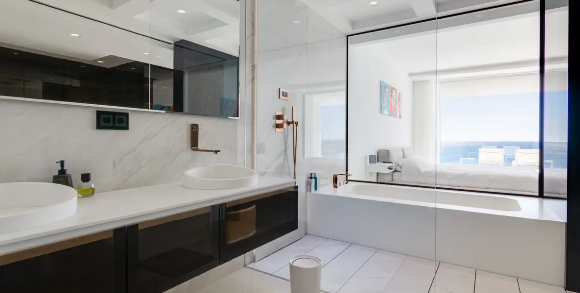 Short-term rent of middle floor apartment in Estepona 29