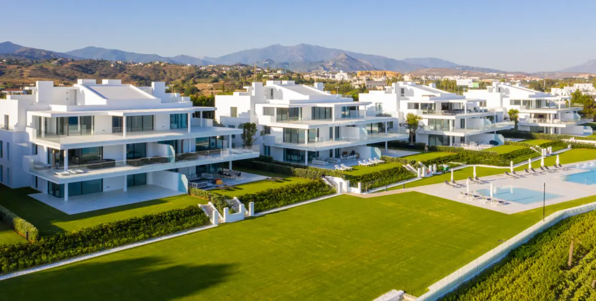 Short-term rent of middle floor apartment in Estepona 35