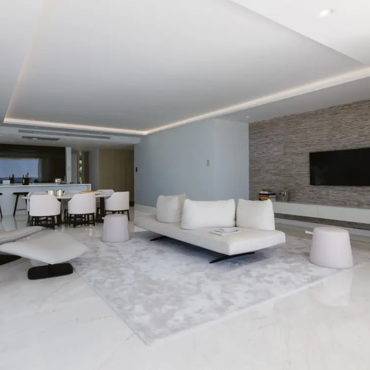 Alquiler a corto plazo de apartamento en planta media en Estepona