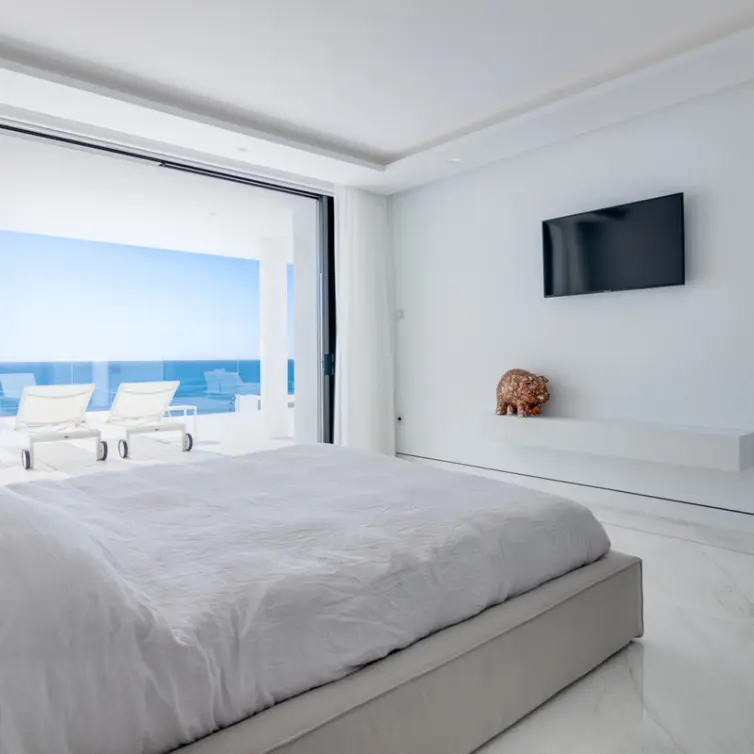 Alquiler a corto plazo de apartamento en planta media en Estepona