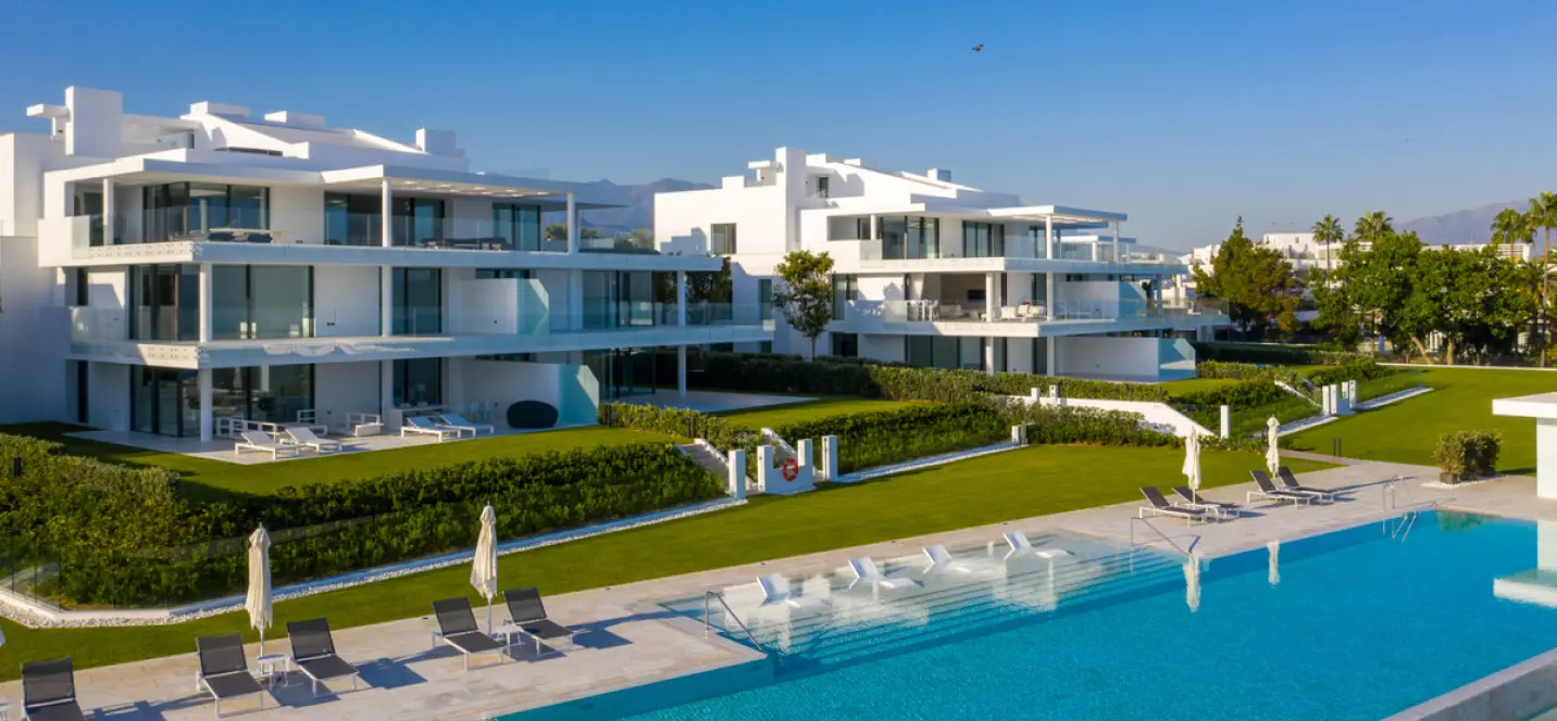 Краткосрочная аренда апартаментов на среднем этаже в Estepona 1