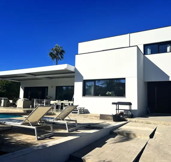 Long-term rent of detached villa in Marbella