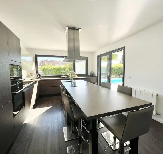 Long-term rent of detached villa in Marbella