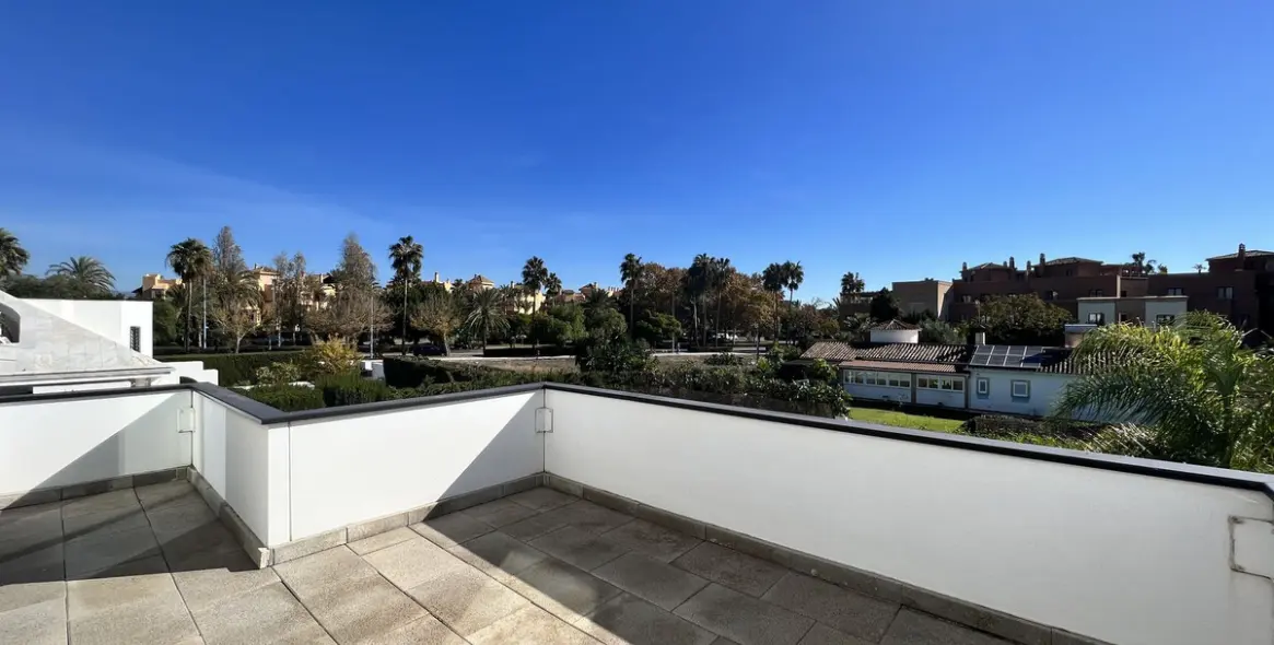 Долгосрочная аренда  отдельно стоящей виллы в Marbella 20