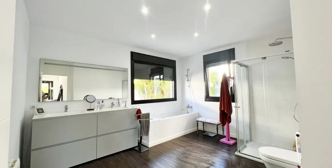 Long-term rent of detached villa in Marbella 25