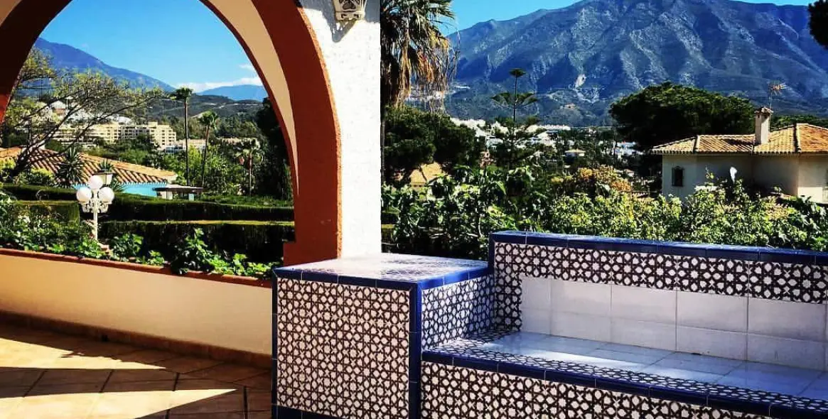 Long-term rent of detached villa in Nueva Andalucía 2