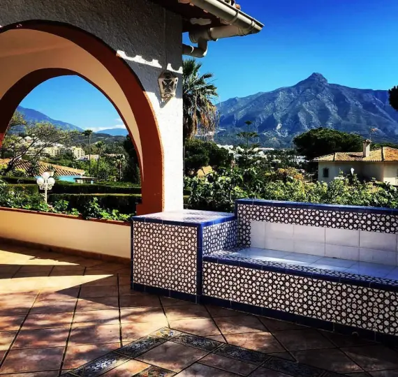 Long-term rent of detached villa in Nueva Andalucía