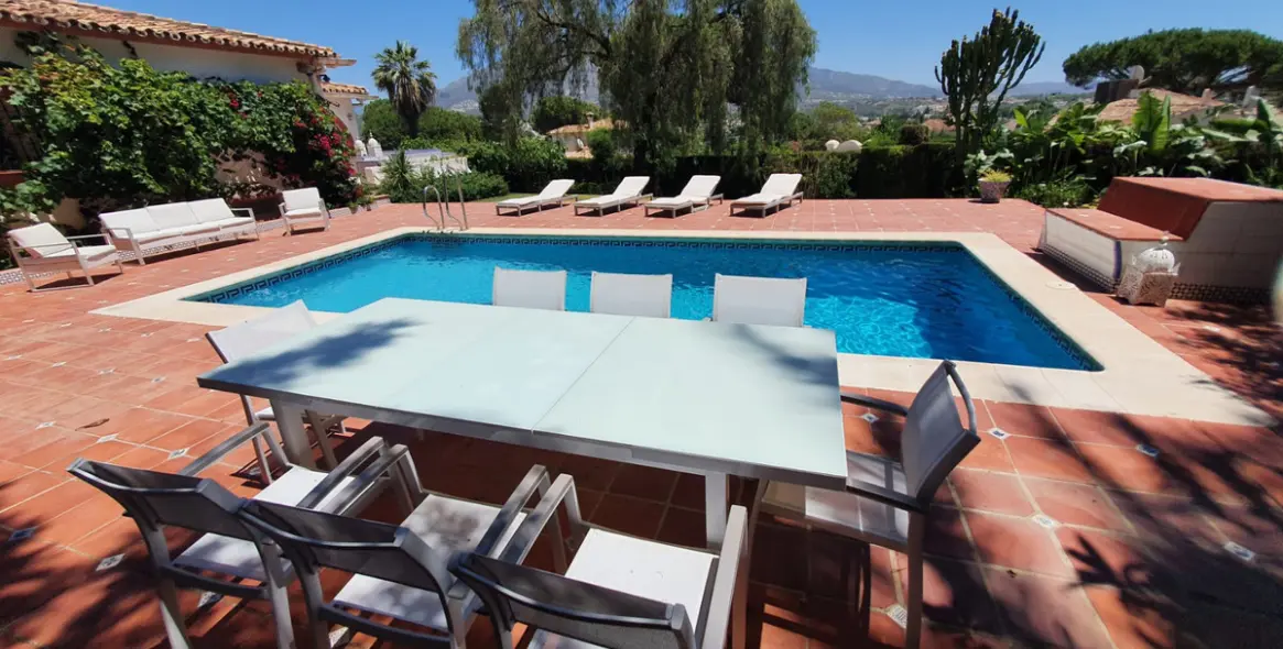 Long-term rent of detached villa in Nueva Andalucía 3
