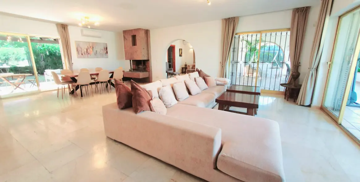 Long-term rent of detached villa in Nueva Andalucía 15