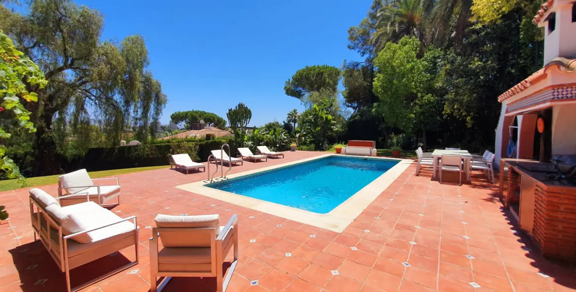 Long-term rent of detached villa in Nueva Andalucía 21