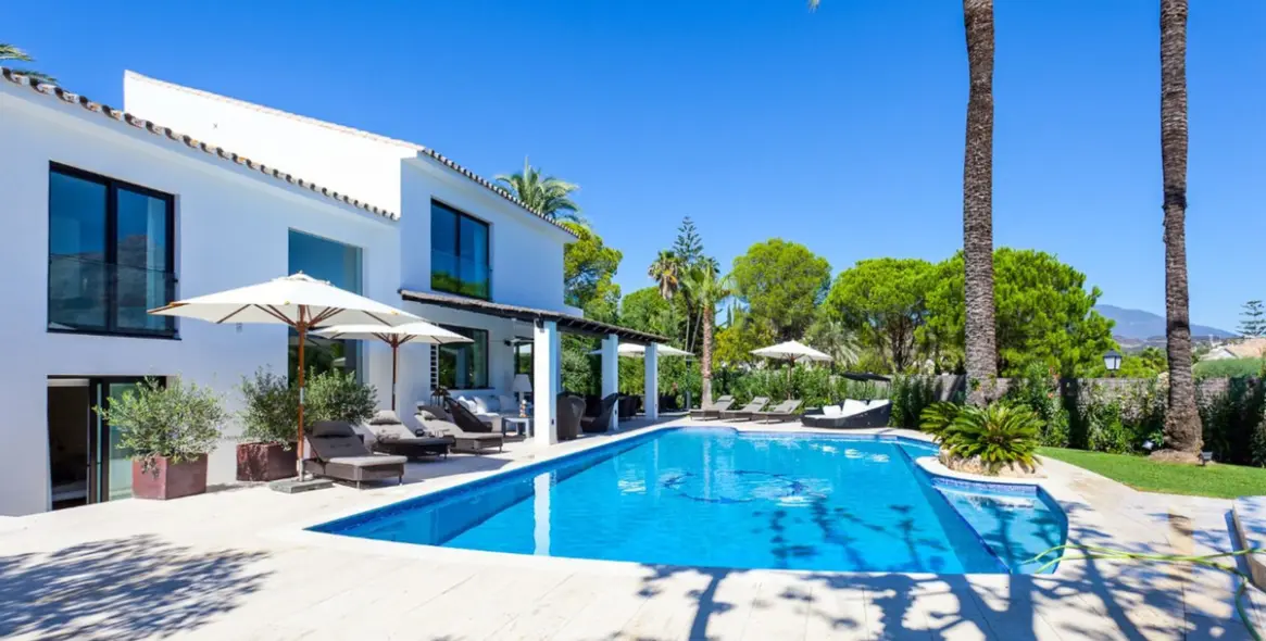 Short-term rent of detached villa in Nueva Andalucía 2