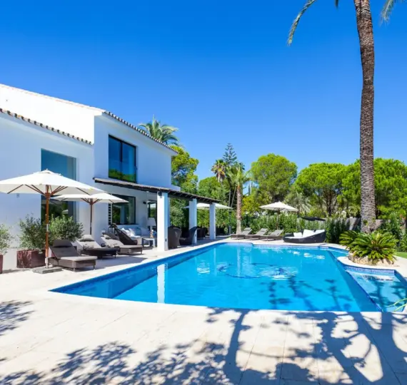 Краткосрочная аренда  отдельно стоящей виллы в Nueva Andalucía