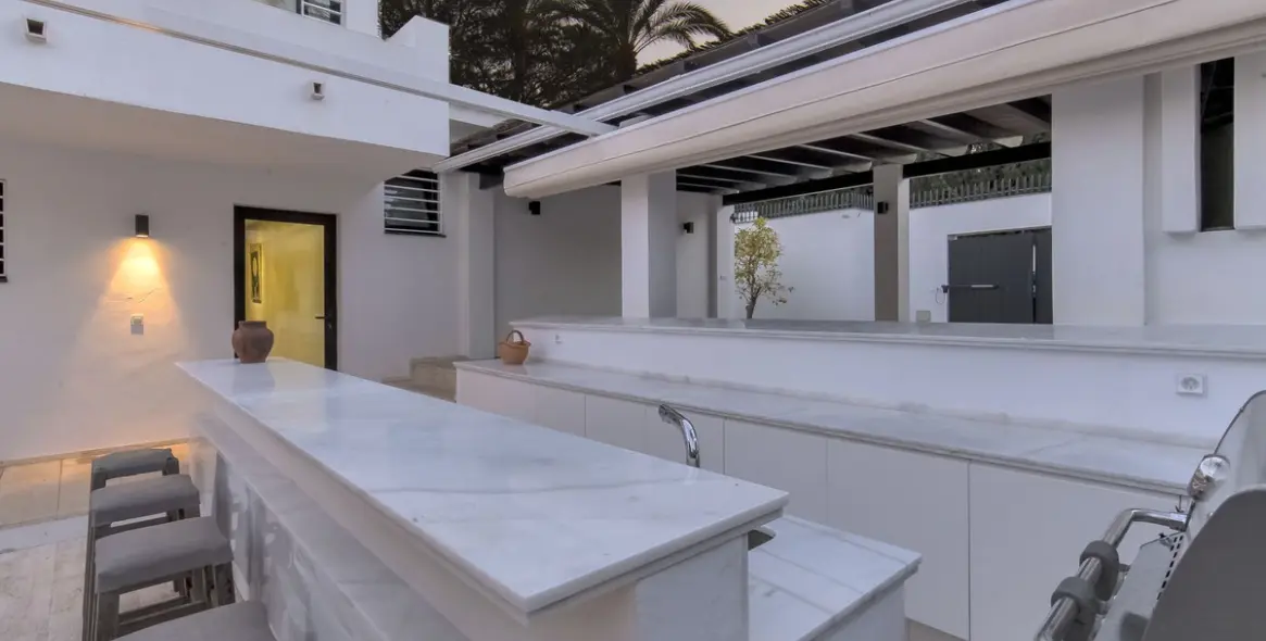 Short-term rent of detached villa in Nueva Andalucía 14