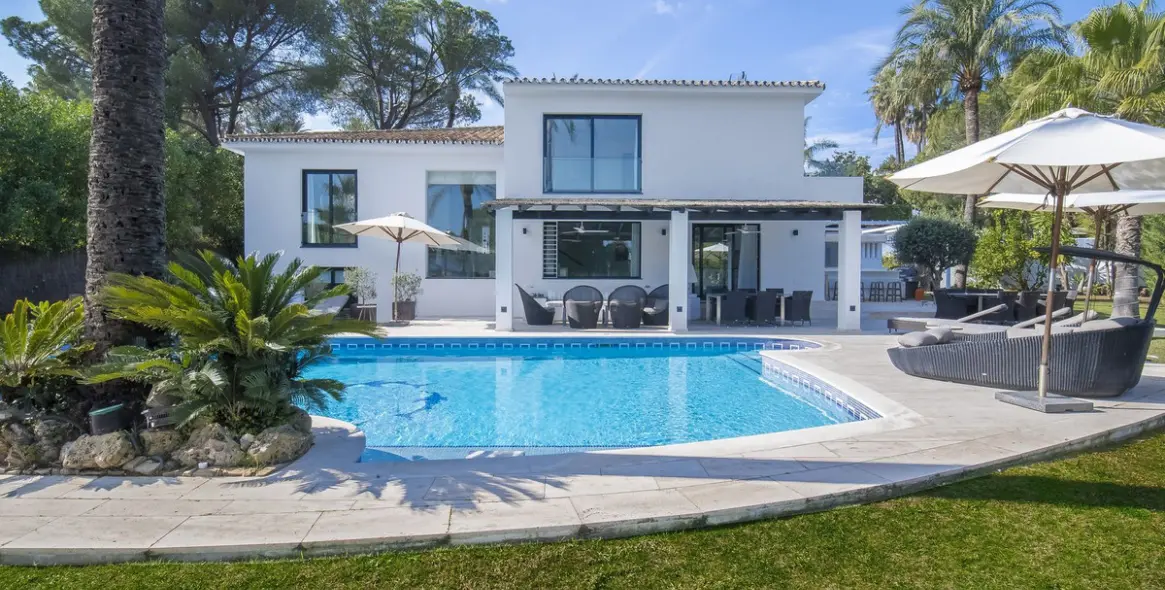 Short-term rent of detached villa in Nueva Andalucía 15