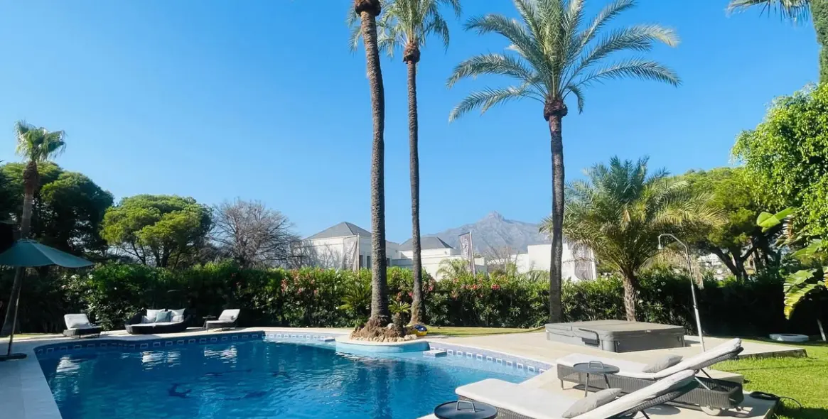 Краткосрочная аренда  отдельно стоящей виллы в Nueva Andalucía 31