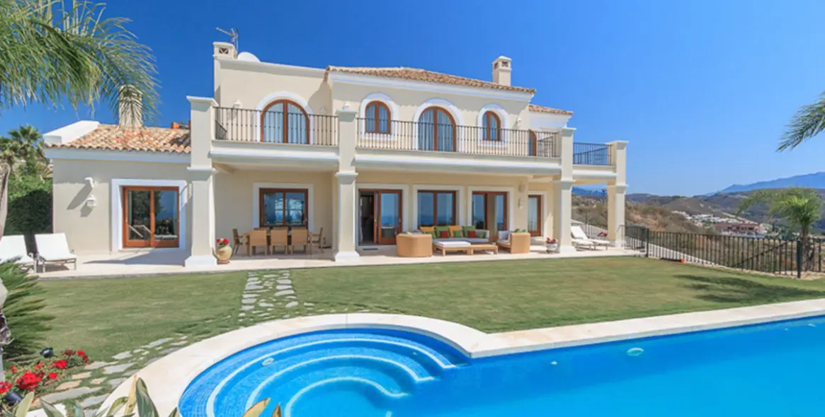 Long-term rent of detached villa in Los Flamingos 1