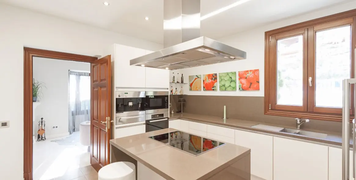 Long-term rent of detached villa in Los Flamingos 5