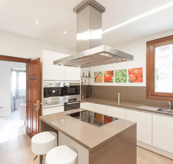 Long-term rent of detached villa in Los Flamingos