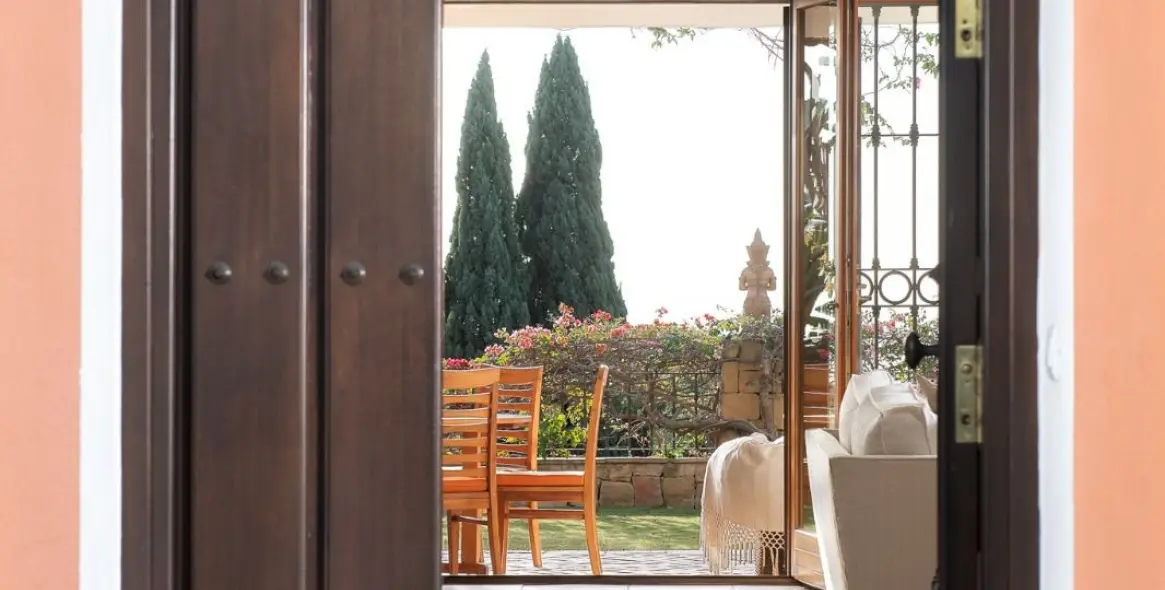 Краткосрочная аренда  отдельно стоящей виллы в El Paraiso 20