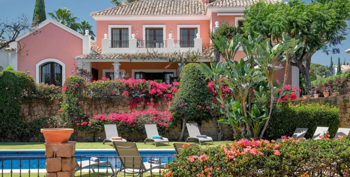 Краткосрочная аренда  отдельно стоящей виллы в El Paraiso 1