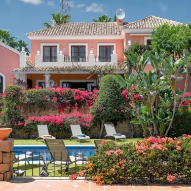 Краткосрочная аренда  отдельно стоящей виллы в El Paraiso