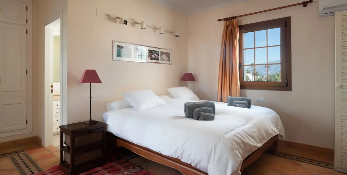 Краткосрочная аренда  отдельно стоящей виллы в El Paraiso 29