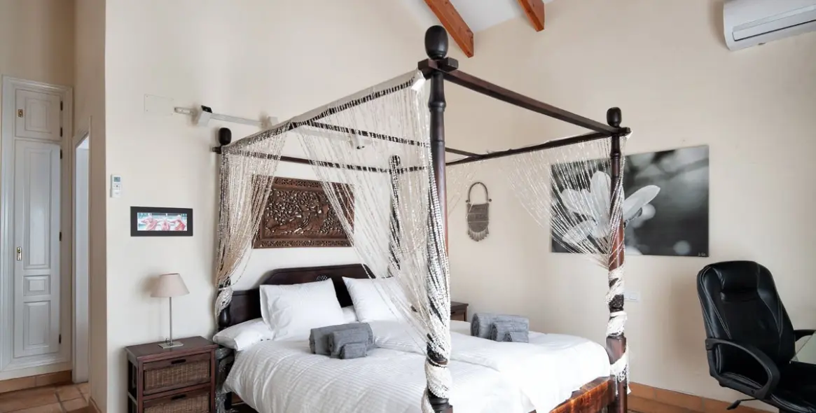 Краткосрочная аренда  отдельно стоящей виллы в El Paraiso 33