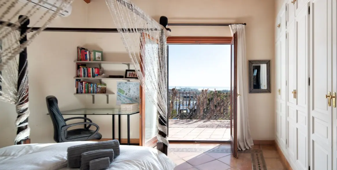 Краткосрочная аренда  отдельно стоящей виллы в El Paraiso 34