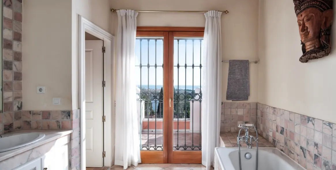 Краткосрочная аренда  отдельно стоящей виллы в El Paraiso 37