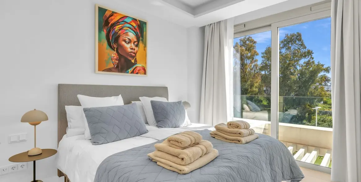 Краткосрочная аренда апартаментов на среднем этаже в Marbella 2