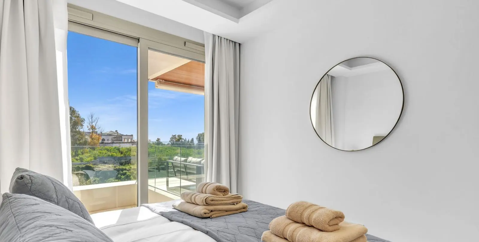 Alquiler a corto plazo de apartamento en planta media en Marbella 3
