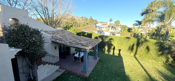 Long-term rent of detached villa in The Golden Mile 2