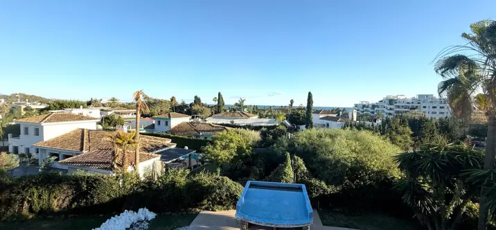 Long-term rent of detached villa in The Golden Mile 3