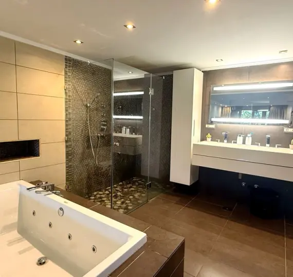 Long-term rent of detached villa in The Golden Mile