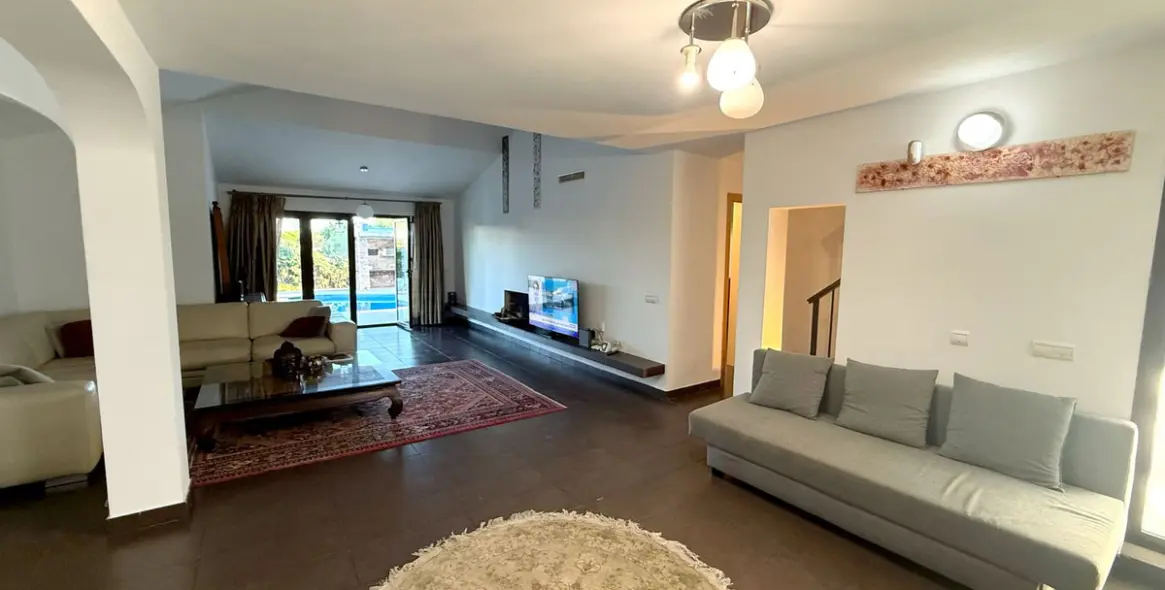 Long-term rent of detached villa in The Golden Mile 14