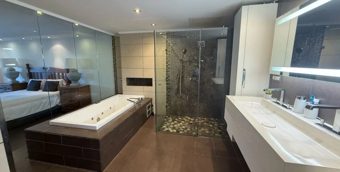 Long-term rent of detached villa in The Golden Mile 19