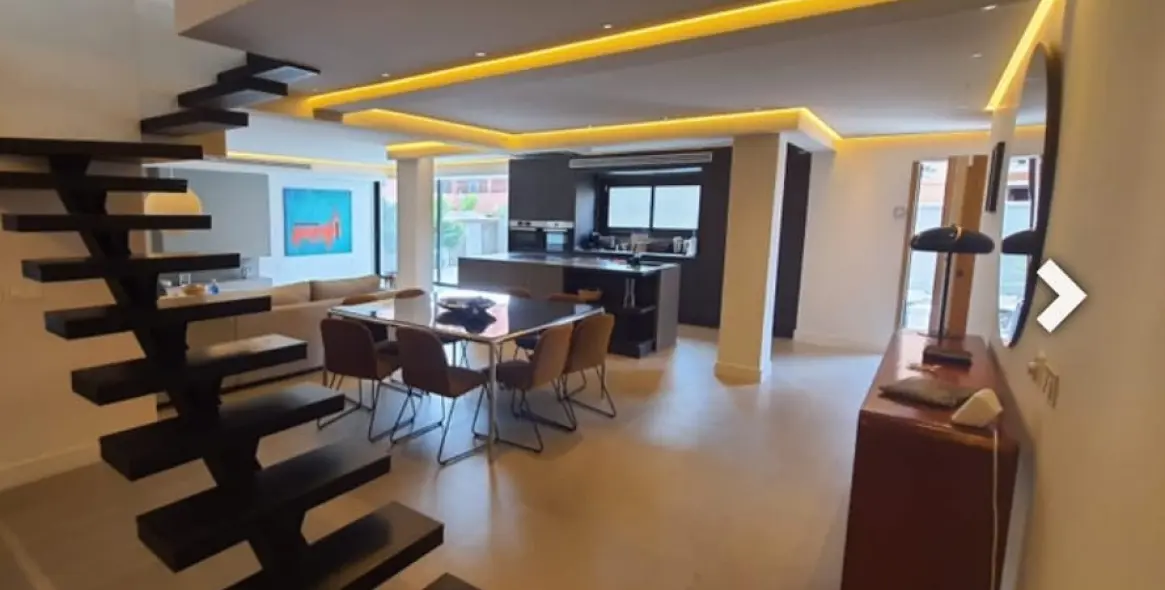 Long-term rent of detached villa in Costabella 12