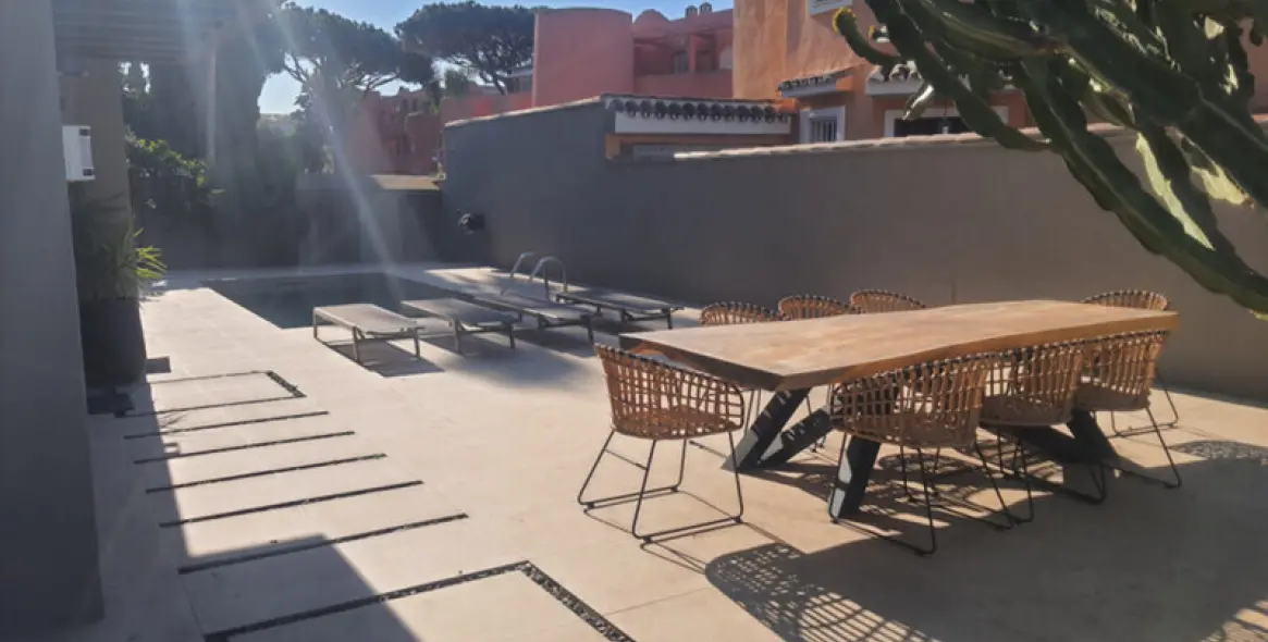 Long-term rent of detached villa in Costabella 16