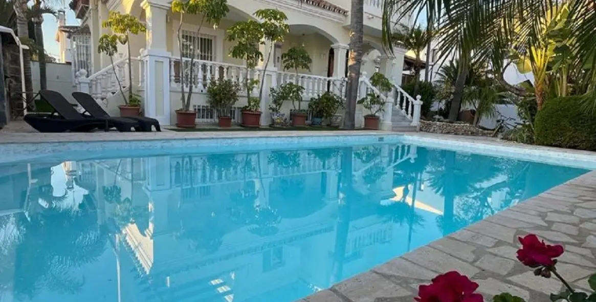 Short-term rent of detached villa in Guadalmina Baja 1