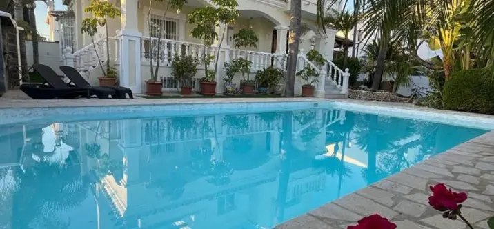 Short-term rent of detached villa in Guadalmina Baja 0