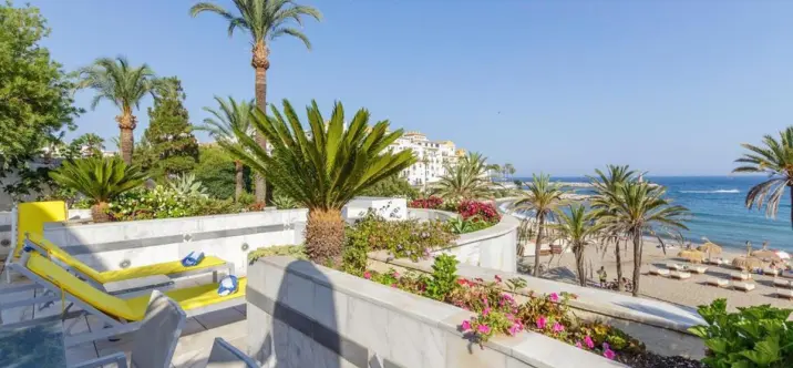 Апартаменты на среднем этаже R4415506 3