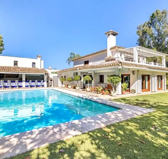 Long-term rent of detached villa in Costalita