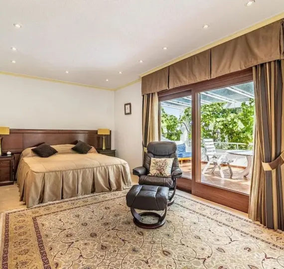 Long-term rent of detached villa in Costalita