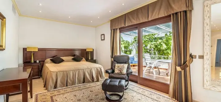 Long-term rent of detached villa in Costalita 1