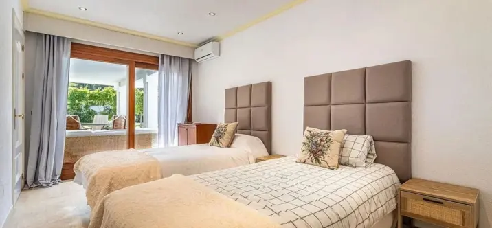 Long-term rent of detached villa in Costalita 2